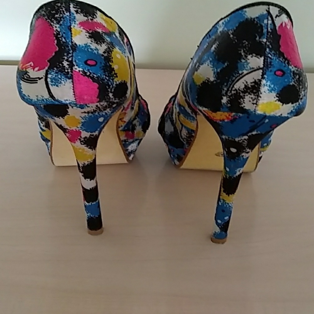 Shoes - Picture 3 of 5